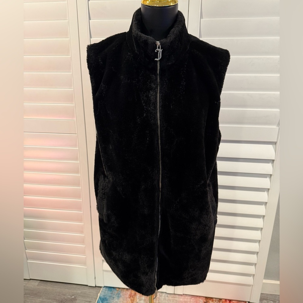 Juicy Couture Fleece Vest! SUPER CUTE/COZY! 
Size Small